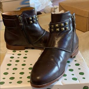 Earth brand ankle boots